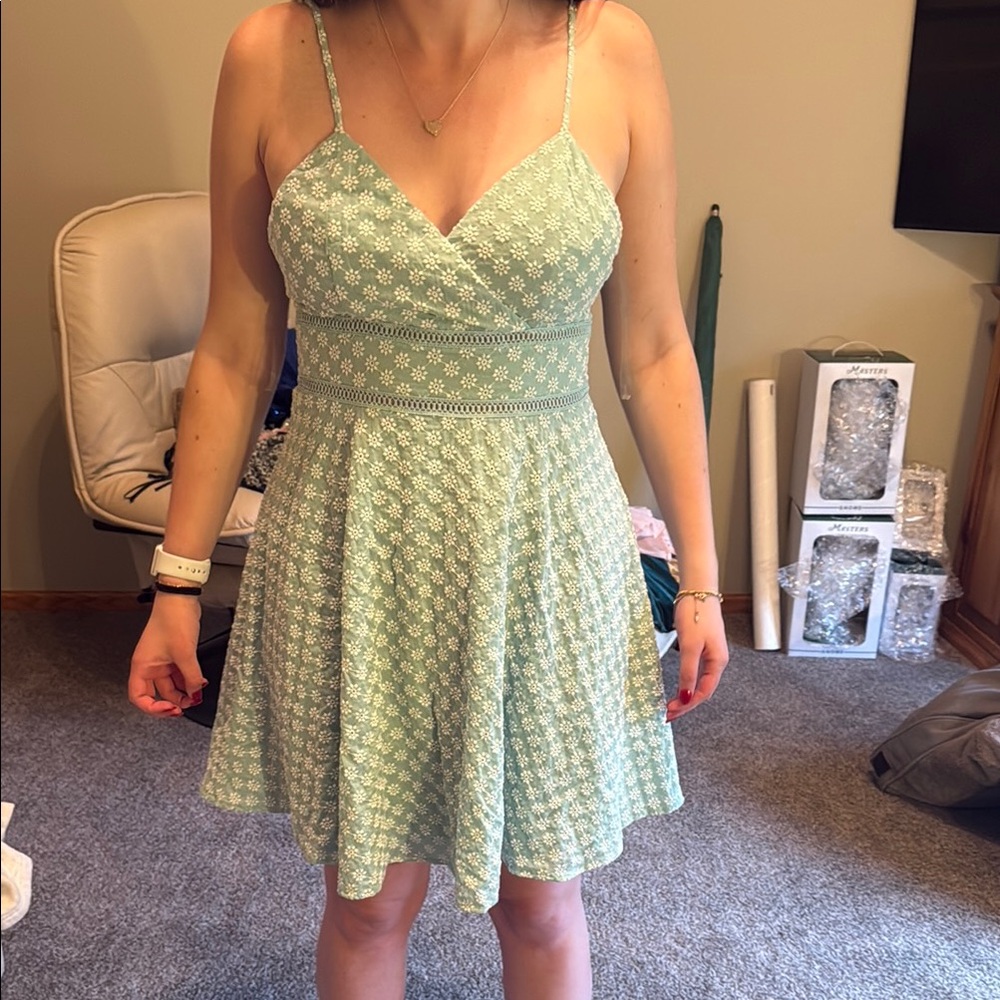 Francesca's Collections Green Sleeveless Sundress